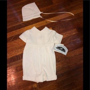 Adorable outfit with hat!